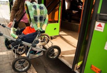 Молодая мамаша с коляской без трусов в короткой юбке фото - адвокаты-калуга.рф